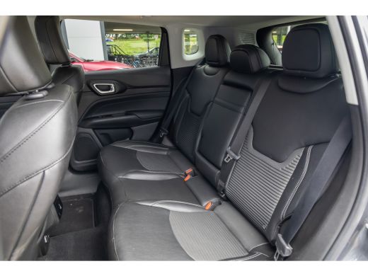 Jeep Compass 4xe 240 Plug-in Hybrid Electric Limited | | Camera | Cruise adaptief | Apple Carplay/Android Auto... ActivLease financial lease