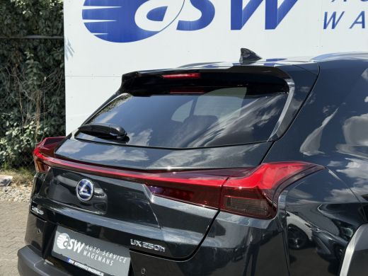 Lexus UX 250h Preference Line | CarPlay | ACC | Dodehoek | Keyless | 18 inch ActivLease financial lease