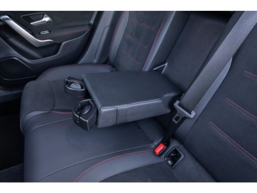 Mercedes-Benz A-Klasse 250 e AMG Line | Panoramadak | Dodehoeksensor | 360&deg; Camera | Lane Keeping Assist | Stoelverwarmi... ActivLease financial lease