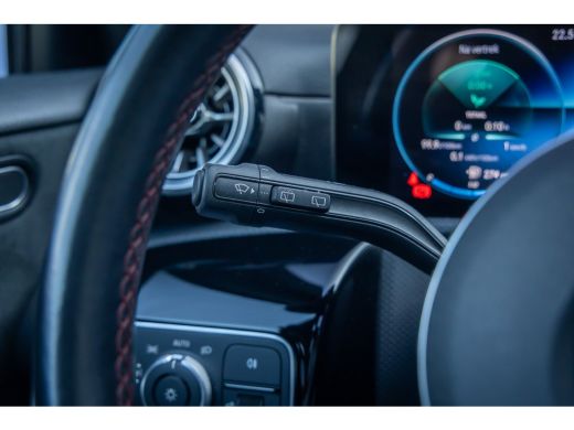 Mercedes-Benz A-Klasse 250 e AMG Line | Panoramadak | Dodehoeksensor | 360&deg; Camera | Lane Keeping Assist | Stoelverwarmi... ActivLease financial lease