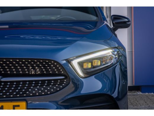 Mercedes-Benz A-Klasse 250 e AMG Line | Panoramadak | Dodehoeksensor | 360&deg; Camera | Lane Keeping Assist | Stoelverwarmi... ActivLease financial lease