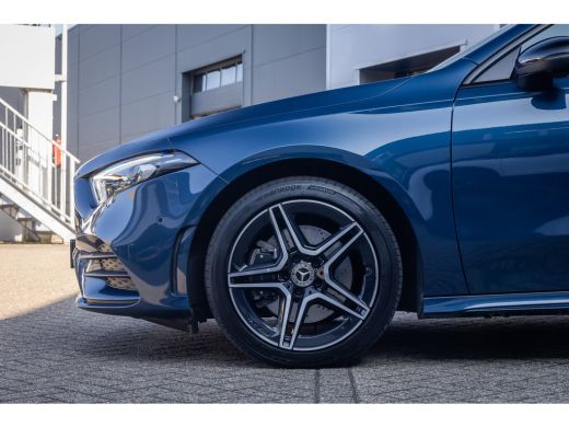 Mercedes-Benz A-Klasse 250 e AMG Line | Panoramadak | Dodehoeksensor | 360&deg; Camera | Lane Keeping Assist | Stoelverwarmi... ActivLease financial lease