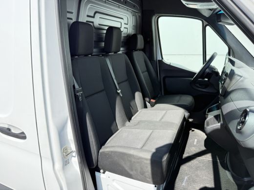Mercedes-Benz eSprinter 312 55 kWh L2H2 Elektrisch 145km WLTP 92,5% (SOH) 80kw Snelladen Climate Control Camera ActivLease financial lease