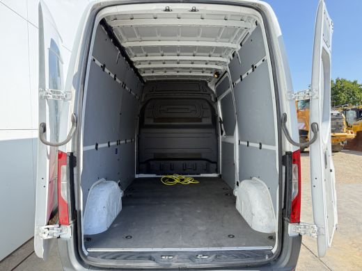 Mercedes-Benz eSprinter 312 55 kWh L2H2 Elektrisch 145km WLTP 92,5% (SOH) 80kw Snelladen Climate Control Camera ActivLease financial lease