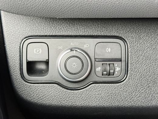 Mercedes-Benz eSprinter 312 55 kWh L2H2 Elektrisch 145km WLTP 92,5% (SOH) 80kw Snelladen Climate Control Camera ActivLease financial lease