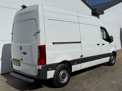 Mercedes-Benz eSprinter 312 55 kWh L2H2 Elektrisch 145km WLTP 92,5% (SOH) 80kw Snelladen Climate Control Camera ActivLease financial lease