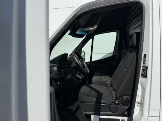 Mercedes-Benz eSprinter 312 55 kWh L2H2 Elektrisch 145km WLTP 92,5% (SOH) 80kw Snelladen Climate Control Camera ActivLease financial lease