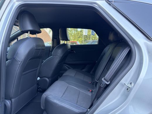MG MG4 EV Luxury 64 kWh LONG RANGE | SOH 95% | 15.000KM | 360&deg; CAMERA | STOEL & STUURVERWARMING | 7 JAAR MG... ActivLease financial lease