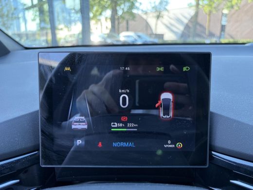 MG MG4 EV Luxury 64 kWh LONG RANGE | SOH 95% | 15.000KM | 360&deg; CAMERA | STOEL & STUURVERWARMING | 7 JAAR MG... ActivLease financial lease
