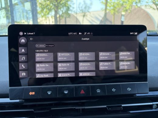 MG MG4 EV Luxury 64 kWh LONG RANGE | SOH 95% | 15.000KM | 360&deg; CAMERA | STOEL & STUURVERWARMING | 7 JAAR MG... ActivLease financial lease
