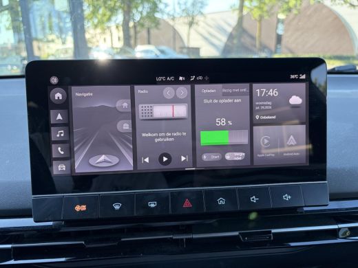 MG MG4 EV Luxury 64 kWh LONG RANGE | SOH 95% | 15.000KM | 360&deg; CAMERA | STOEL & STUURVERWARMING | 7 JAAR MG... ActivLease financial lease