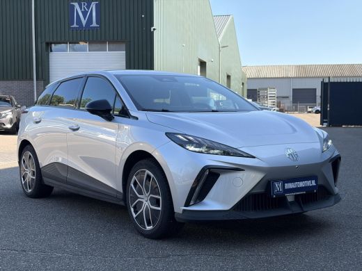 MG MG4 EV Luxury 64 kWh LONG RANGE | SOH 95% | 15.000KM | 360&deg; CAMERA | STOEL & STUURVERWARMING | 7 JAAR MG... ActivLease financial lease