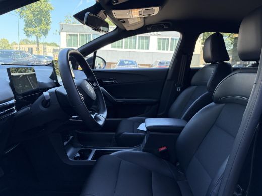 MG MG4 EV Luxury 64 kWh LONG RANGE | SOH 97% | 15.000KM | 360&deg; CAMERA | STOEL & STUURVERWARMING | 7 JAAR MG... ActivLease financial lease