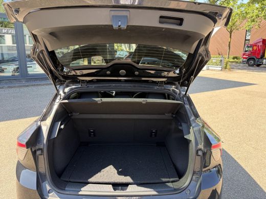 MG MG4 EV Luxury 64 kWh LONG RANGE | SOH 97% | 15.000KM | 360&deg; CAMERA | STOEL & STUURVERWARMING | 7 JAAR MG... ActivLease financial lease