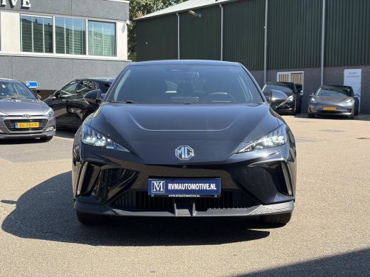 MG MG4 EV Luxury 64 kWh LONG RANGE | SOH 97% | 15.000KM | 360&deg; CAMERA | STOEL & STUURVERWARMING | 7 JAAR MG... ActivLease financial lease