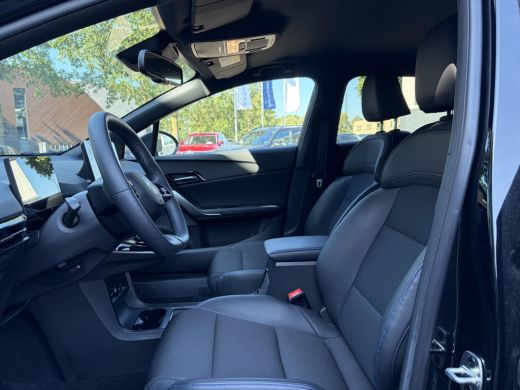 MG MG4 EV Luxury 64 kWh LONG RANGE | SOH 97% | 8000KM |  360&deg; CAMERA | STOEL & STUURVERWARMING | 7 JAAR MG ... ActivLease financial lease