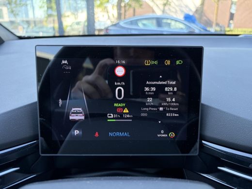 MG MG4 EV Luxury 64 kWh LONG RANGE | SOH 97% | 8000KM |  360&deg; CAMERA | STOEL & STUURVERWARMING | 7 JAAR MG ... ActivLease financial lease