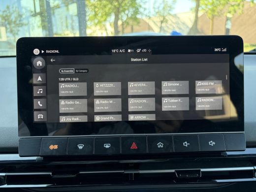 MG MG4 EV Luxury 64 kWh LONG RANGE | SOH 97% | 8000KM |  360&deg; CAMERA | STOEL & STUURVERWARMING | 7 JAAR MG ... ActivLease financial lease
