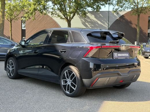 MG MG4 EV Luxury 64 kWh LONG RANGE | SOH 97% | 8000KM |  360&deg; CAMERA | STOEL & STUURVERWARMING | 7 JAAR MG ... ActivLease financial lease