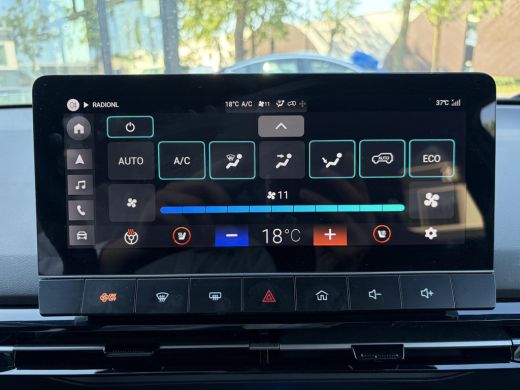 MG MG4 EV Luxury 64 kWh LONG RANGE | SOH 97% | 8000KM |  360&deg; CAMERA | STOEL & STUURVERWARMING | 7 JAAR MG ... ActivLease financial lease