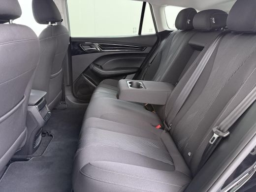 MG MG5 Long Range Comfort 61 kWh VAN:24.900,- VOOR:21.877,- UW HERFSTVOORDEEL:3.023,- SOH 96% | ACHTERUI... ActivLease financial lease