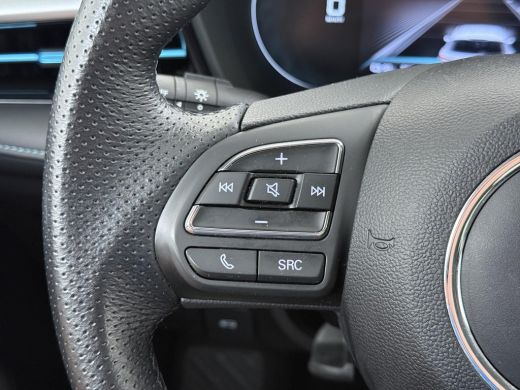 MG MG5 Long Range Comfort 61 kWh VAN:24.900,- VOOR:21.877,- UW HERFSTVOORDEEL:3.023,- SOH 96% | ACHTERUI... ActivLease financial lease