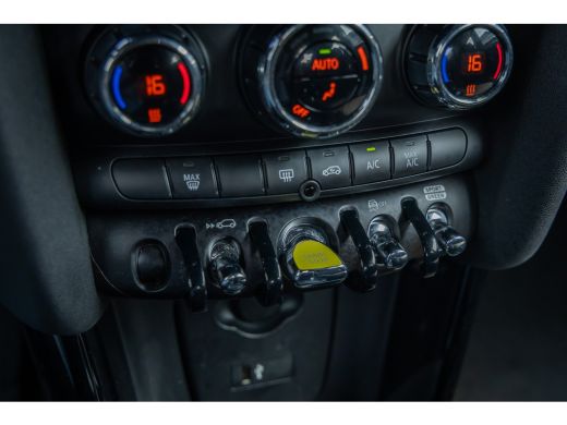 Mini Electric Camden Edition 33 kWh | Apple Carplay/Android Auto | Parkeersensoren | FULL Led | Navi | Lederen ... ActivLease financial lease