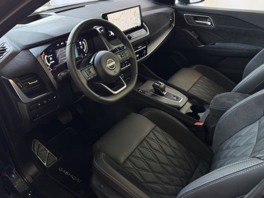 Nissan QASHQAI 1.3 MHEV 160PK TEKNA PLUS BOSE 20''LMV LEER ALCANTARA PANO MASSAGE BOSE STOEL/STUUR/RUIT VERW MAT... ActivLease financial lease