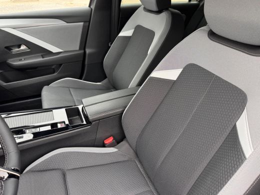 Opel Astra Sports Tourer 1.6 Turbo Plug In Hybrid Business Edition | Keyless start | Lichtmetalen velgen 17"... ActivLease financial lease