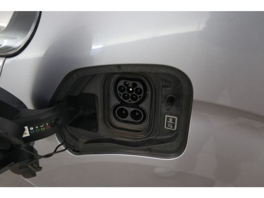 Opel Vivaro-e 75 kWh L3H1 | Snelladen | SOH 93% | Airco | Cruise | Camera | Carplay | 3 Zits | Navi | 2xSchuifdeur ActivLease financial lease