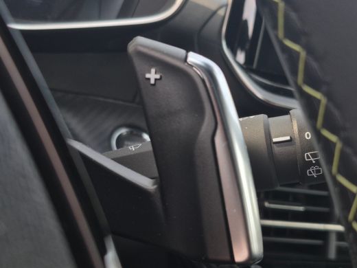 Peugeot 2008 1.2 Hybrid 145 GT Voor en achter camera | Climate control | Apple carplay en Android auto | Adapt... ActivLease financial lease