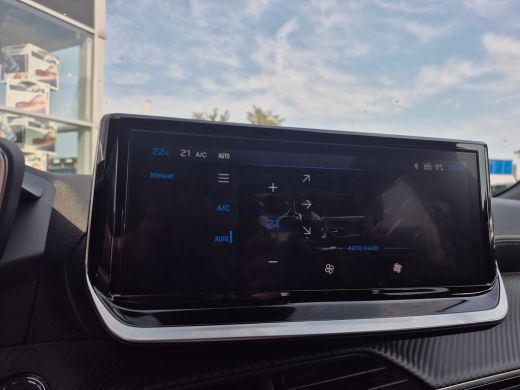 Peugeot 2008 1.2 Hybrid 145 GT Voor en achter camera | Climate control | Apple carplay en Android auto | Adapt... ActivLease financial lease