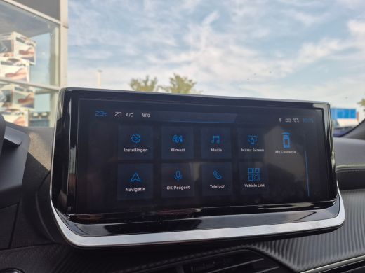 Peugeot 2008 1.2 Hybrid 145 GT Voor en achter camera | Climate control | Apple carplay en Android auto | Adapt... ActivLease financial lease