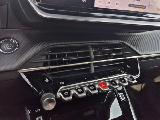 Peugeot 2008 1.2 Hybrid 145 GT Voor en achter camera | Climate control | Apple carplay en Android auto | Adapt... ActivLease financial lease