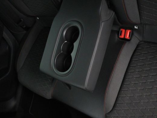 Seat Leon Sportstourer 1.5 TSI FR Launch Edition | Stuur/stoelverwarming | Carplay | Climate Control | Adap... ActivLease financial lease