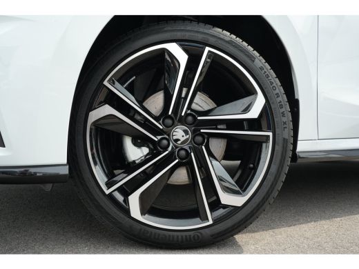 Skoda Fabia Monte Carlo | Achteruitrijcamera | Cruise control met speedlimiter | Driver Activity Assistant, v... ActivLease financial lease