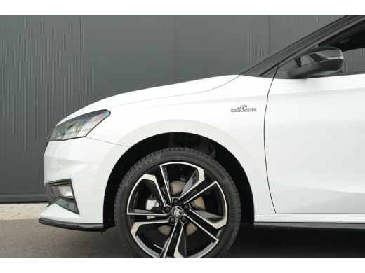 Skoda Fabia Monte Carlo | Achteruitrijcamera | Cruise control met speedlimiter | Driver Activity Assistant, v... ActivLease financial lease