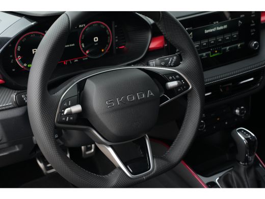 Skoda Fabia Monte Carlo | Achteruitrijcamera | Cruise control met speedlimiter | Driver Activity Assistant, v... ActivLease financial lease