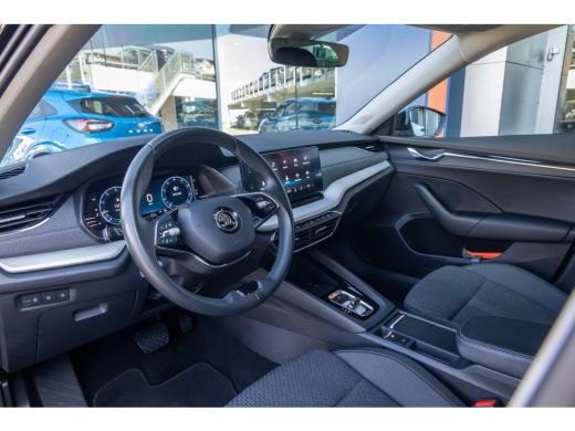 Skoda Octavia Combi 1.0 e-TSI Business Edition Plus | Elektrische Trekhaak | Elektrisch stoel met geheugen | Ad... ActivLease financial lease