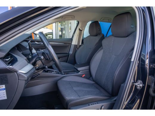 Skoda Octavia Combi 1.0 e-TSI Business Edition Plus | Elektrische Trekhaak | Elektrisch stoel met geheugen | Ad... ActivLease financial lease