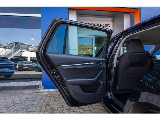 Skoda Octavia Combi 1.0 e-TSI Business Edition Plus | Elektrische Trekhaak | Elektrisch stoel met geheugen | Ad... ActivLease financial lease
