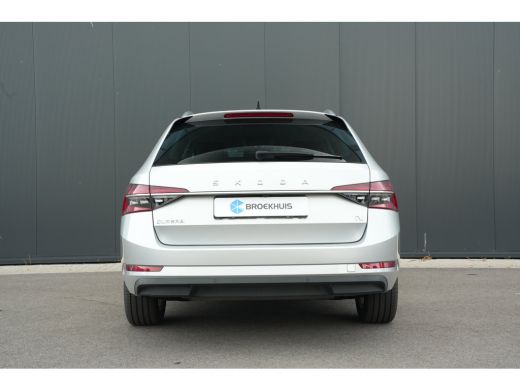 Skoda Superb Combi 1.4 218pk TSI iV Business Edition Plus | Camera | Cruise Control | Comfort Stoelen | ActivLease financial lease