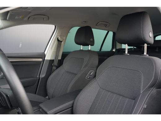 Skoda Superb Combi 1.4 218pk TSI iV Business Edition Plus | Camera | Cruise Control | Comfort Stoelen | ActivLease financial lease
