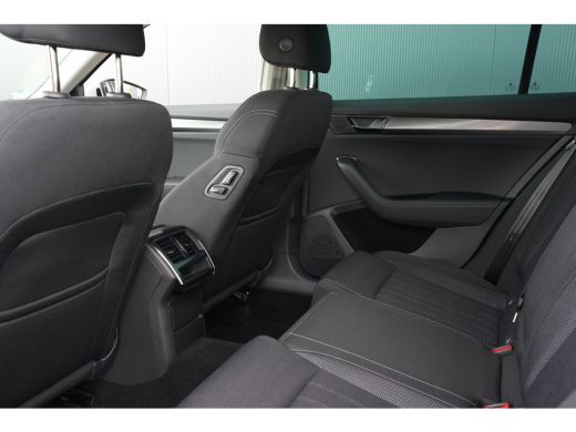 Skoda Superb Combi 1.4 218pk TSI iV Business Edition Plus | Camera | Cruise Control | Comfort Stoelen | ActivLease financial lease