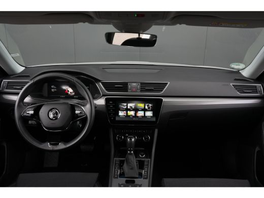 Skoda Superb Combi 1.4 218pk TSI iV Business Edition Plus | Camera | Cruise Control | Comfort Stoelen | ActivLease financial lease
