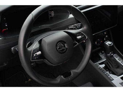 Skoda Superb Combi 1.4 218pk TSI iV Business Edition Plus | Camera | Cruise Control | Comfort Stoelen | ActivLease financial lease
