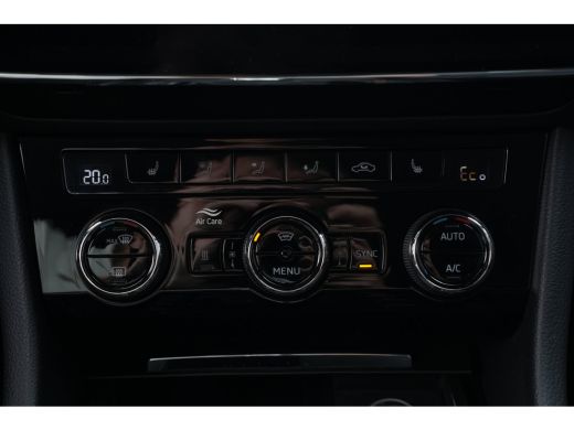 Skoda Superb Combi 1.4 218pk TSI iV Business Edition Plus | Camera | Cruise Control | Comfort Stoelen | ActivLease financial lease