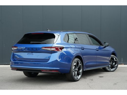 Skoda Superb Combi Sportline Business | Achteruitrijcamera | Climatronic, elektronische airconditioning met 3 ... ActivLease financial lease