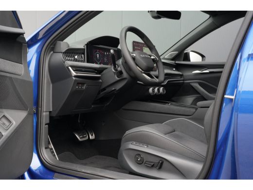 Skoda Superb Combi Sportline Business | Achteruitrijcamera | Climatronic, elektronische airconditioning met 3 ... ActivLease financial lease
