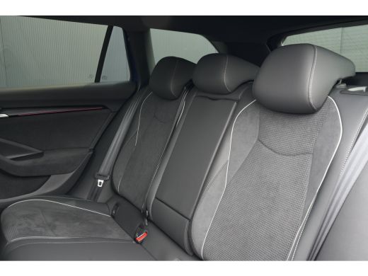 Skoda Superb Combi Sportline Business | Achteruitrijcamera | Climatronic, elektronische airconditioning met 3 ... ActivLease financial lease